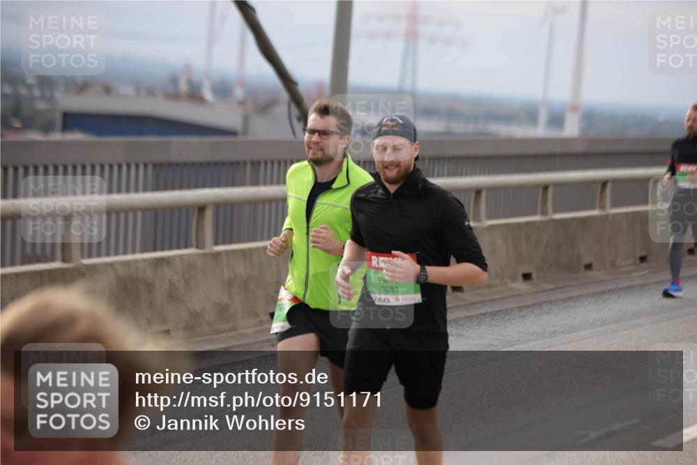 03.10.2025 - Köhlbrandbrückenlauf Jannik Wohlers http://msf.ph/oto/9151171 03.10.2025 15:57:33 Position 1 9681 meine-sportfotos.de