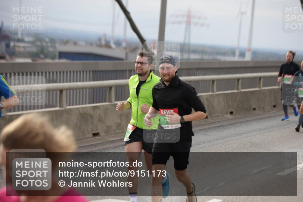 03.10.2025 - Köhlbrandbrückenlauf Jannik Wohlers http://msf.ph/oto/9151173 03.10.2025 15:57:33 Position 1 96 meine-sportfotos.de
