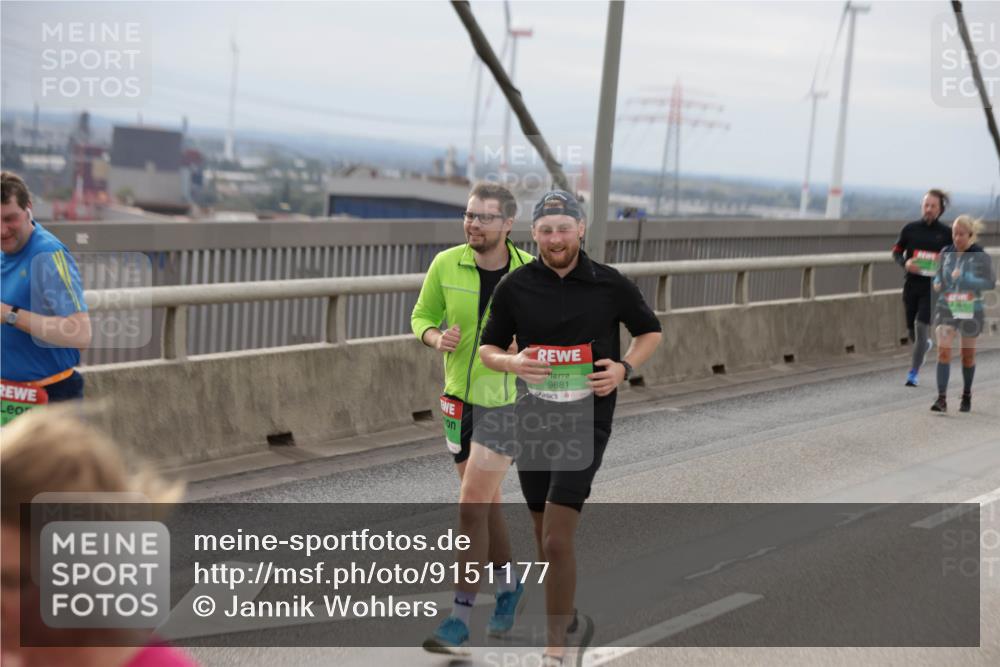 03.10.2025 - Köhlbrandbrückenlauf Jannik Wohlers http://msf.ph/oto/9151177 03.10.2025 15:57:34 Position 1 9681 meine-sportfotos.de