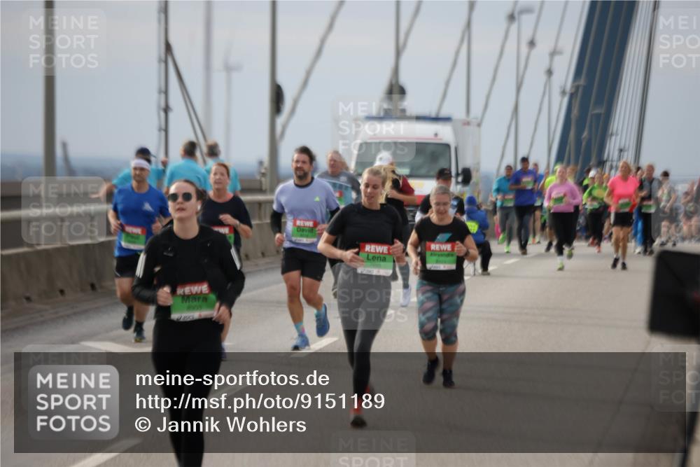 03.10.2025 - Köhlbrandbrückenlauf Jannik Wohlers http://msf.ph/oto/9151189 03.10.2025 15:57:42 Position 1 8303, 7693 meine-sportfotos.de