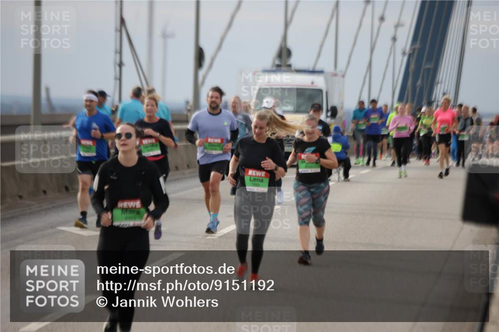 03.10.2025 - Köhlbrandbrückenlauf Jannik Wohlers http://msf.ph/oto/9151192 03.10.2025 15:57:42 Position 1 8303, 7693 meine-sportfotos.de