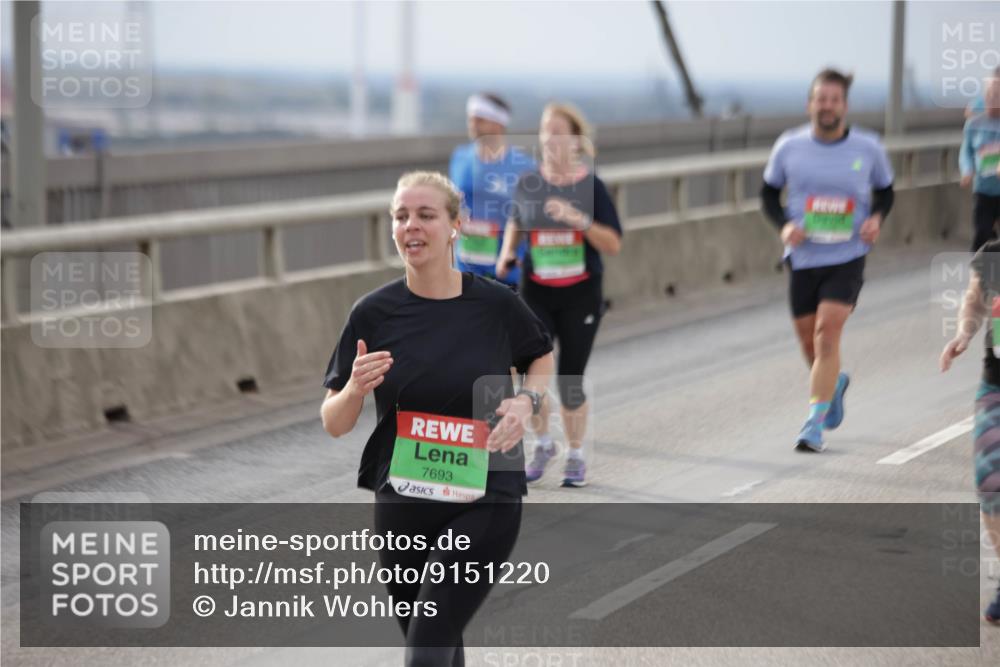 03.10.2025 - Köhlbrandbrückenlauf Jannik Wohlers http://msf.ph/oto/9151220 03.10.2025 15:57:47 Position 1 7693 meine-sportfotos.de