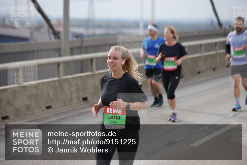 03.10.2025 - Köhlbrandbrückenlauf Jannik Wohlers http://msf.ph/oto/9151225 03.10.2025 15:57:48 Position 1 7693 meine-sportfotos.de