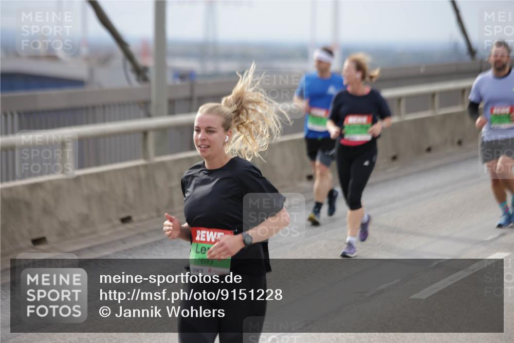 03.10.2025 - Köhlbrandbrückenlauf Jannik Wohlers http://msf.ph/oto/9151228 03.10.2025 15:57:48 Position 1 7693 meine-sportfotos.de
