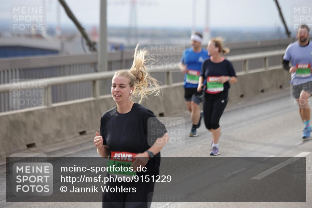 03.10.2025 - Köhlbrandbrückenlauf Jannik Wohlers http://msf.ph/oto/9151229 03.10.2025 15:57:48 Position 1 7693 meine-sportfotos.de