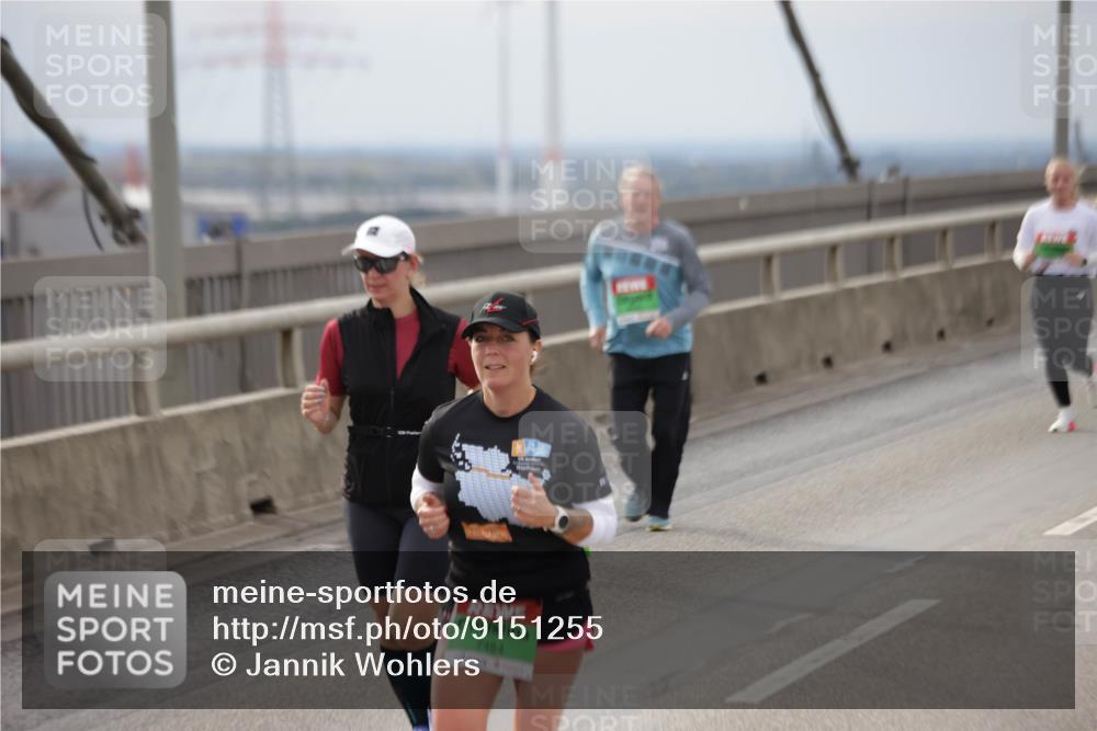03.10.2025 - Köhlbrandbrückenlauf Jannik Wohlers http://msf.ph/oto/9151255 03.10.2025 15:57:53 Position 1 7484 meine-sportfotos.de