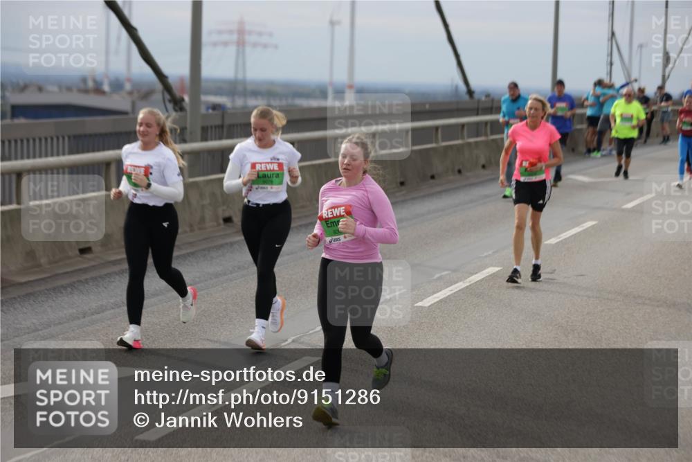 03.10.2025 - Köhlbrandbrückenlauf Jannik Wohlers http://msf.ph/oto/9151286 03.10.2025 15:57:59 Position 1 800 meine-sportfotos.de