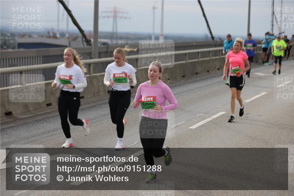 03.10.2025 - Köhlbrandbrückenlauf Jannik Wohlers http://msf.ph/oto/9151288 03.10.2025 15:57:59 Position 1 8000 meine-sportfotos.de