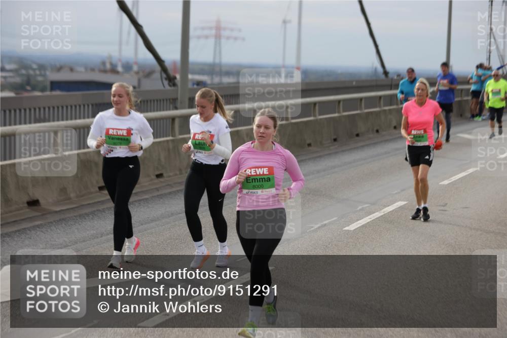 03.10.2025 - Köhlbrandbrückenlauf Jannik Wohlers http://msf.ph/oto/9151291 03.10.2025 15:57:59 Position 1 8000 meine-sportfotos.de