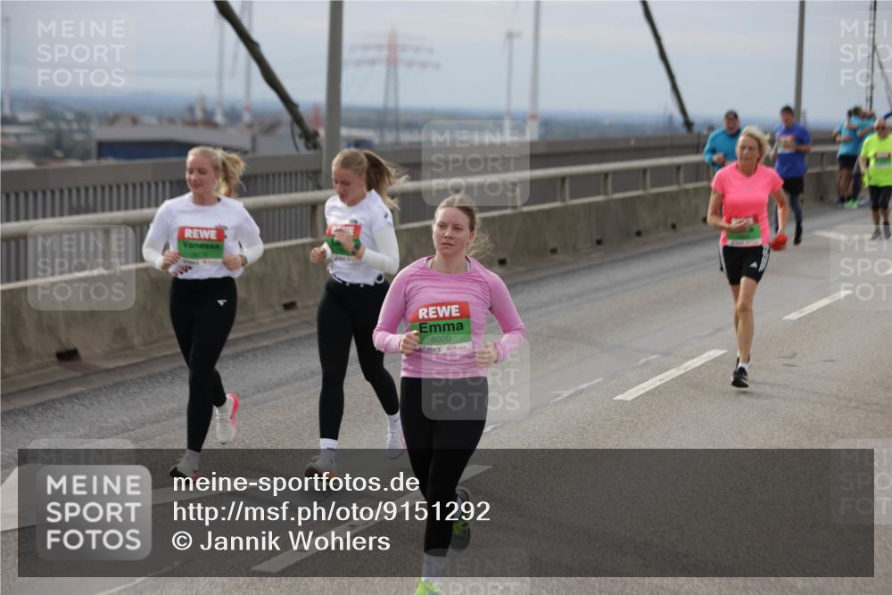 03.10.2025 - Köhlbrandbrückenlauf Jannik Wohlers http://msf.ph/oto/9151292 03.10.2025 15:57:59 Position 1 8000 meine-sportfotos.de