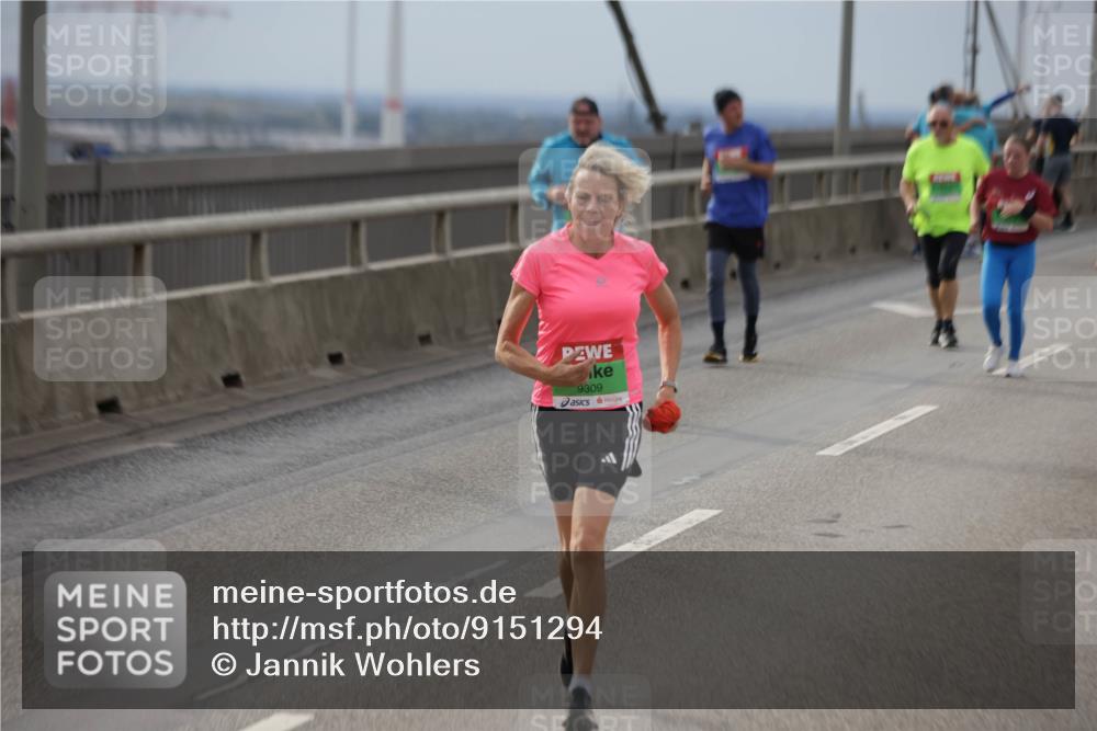 03.10.2025 - Köhlbrandbrückenlauf Jannik Wohlers http://msf.ph/oto/9151294 03.10.2025 15:58:01 Position 1 9309 meine-sportfotos.de