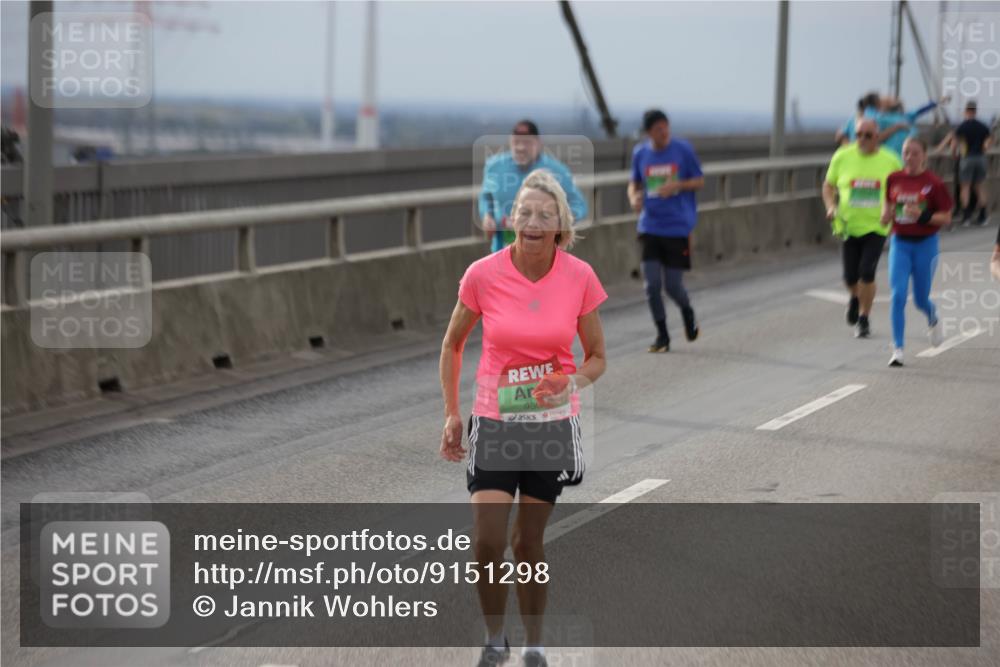 03.10.2025 - Köhlbrandbrückenlauf Jannik Wohlers http://msf.ph/oto/9151298 03.10.2025 15:58:01 Position 1 930 meine-sportfotos.de