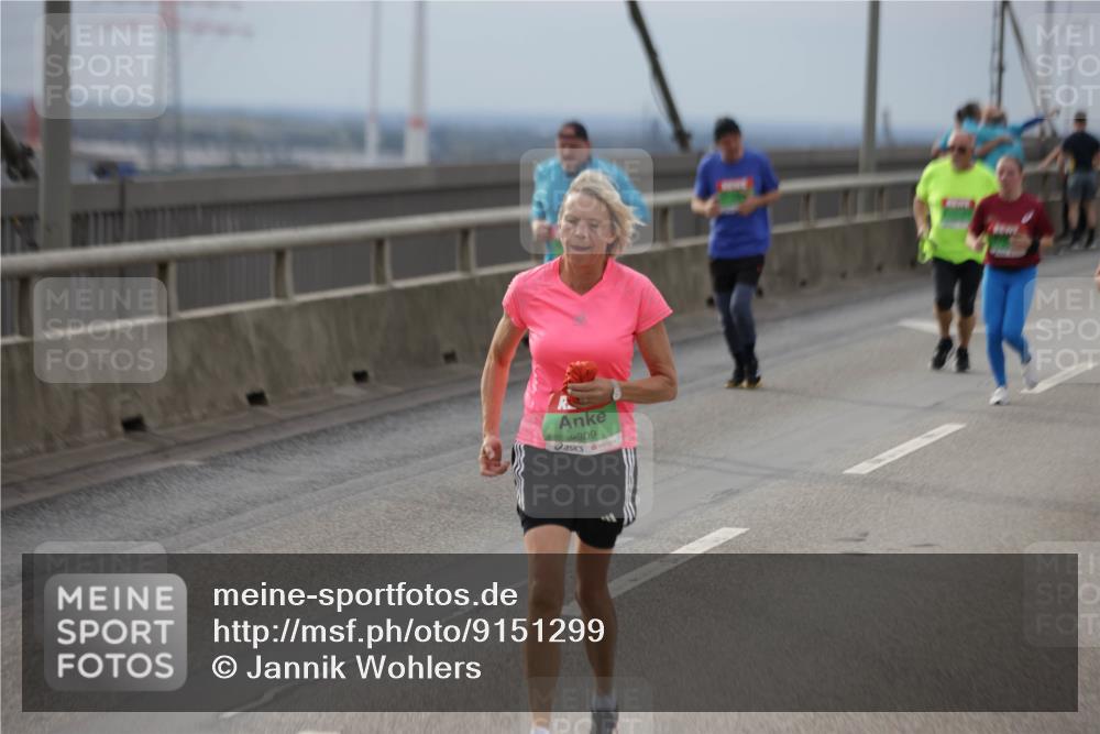 03.10.2025 - Köhlbrandbrückenlauf Jannik Wohlers http://msf.ph/oto/9151299 03.10.2025 15:58:01 Position 1 9309 meine-sportfotos.de