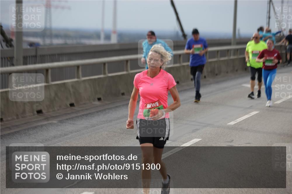 03.10.2025 - Köhlbrandbrückenlauf Jannik Wohlers http://msf.ph/oto/9151300 03.10.2025 15:58:01 Position 1  meine-sportfotos.de