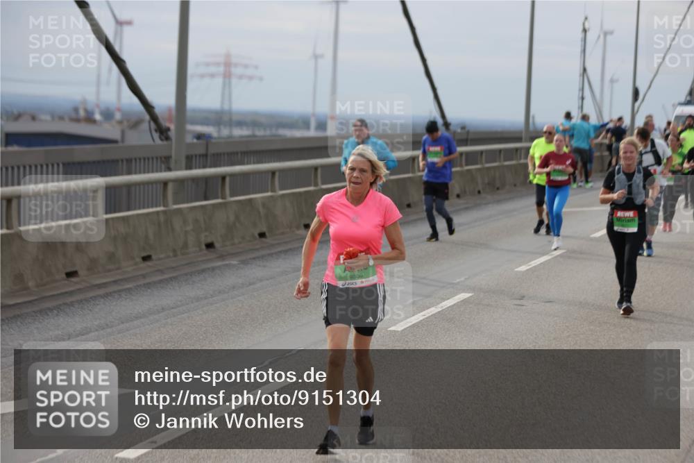 03.10.2025 - Köhlbrandbrückenlauf Jannik Wohlers http://msf.ph/oto/9151304 03.10.2025 15:58:02 Position 1 9309 meine-sportfotos.de