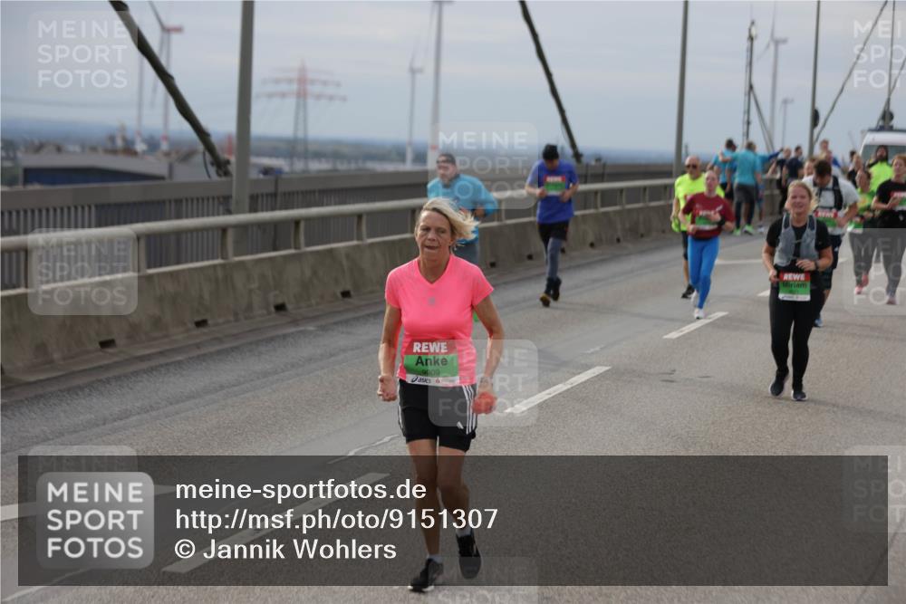 03.10.2025 - Köhlbrandbrückenlauf Jannik Wohlers http://msf.ph/oto/9151307 03.10.2025 15:58:02 Position 1 9309 meine-sportfotos.de