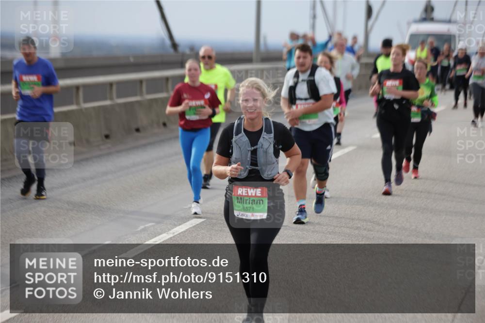 03.10.2025 - Köhlbrandbrückenlauf Jannik Wohlers http://msf.ph/oto/9151310 03.10.2025 15:58:04 Position 1 8571 meine-sportfotos.de