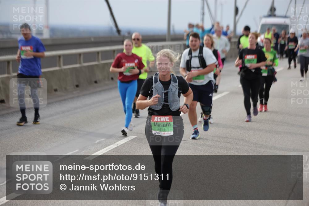 03.10.2025 - Köhlbrandbrückenlauf Jannik Wohlers http://msf.ph/oto/9151311 03.10.2025 15:58:04 Position 1 8571 meine-sportfotos.de