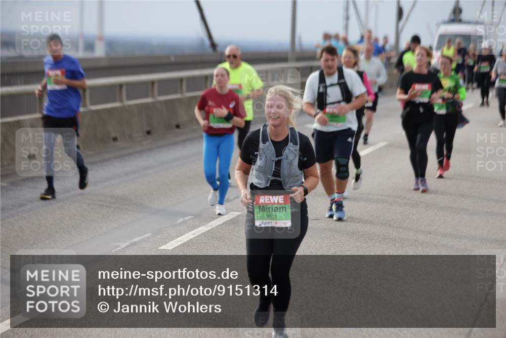 03.10.2025 - Köhlbrandbrückenlauf Jannik Wohlers http://msf.ph/oto/9151314 03.10.2025 15:58:04 Position 1 8571 meine-sportfotos.de