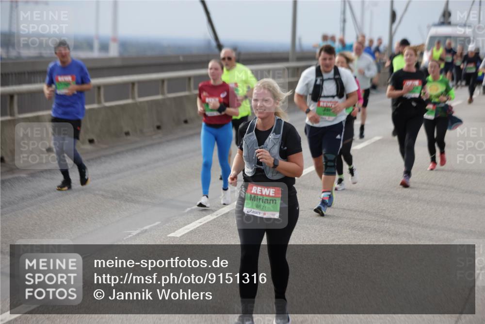 03.10.2025 - Köhlbrandbrückenlauf Jannik Wohlers http://msf.ph/oto/9151316 03.10.2025 15:58:04 Position 1 8571 meine-sportfotos.de