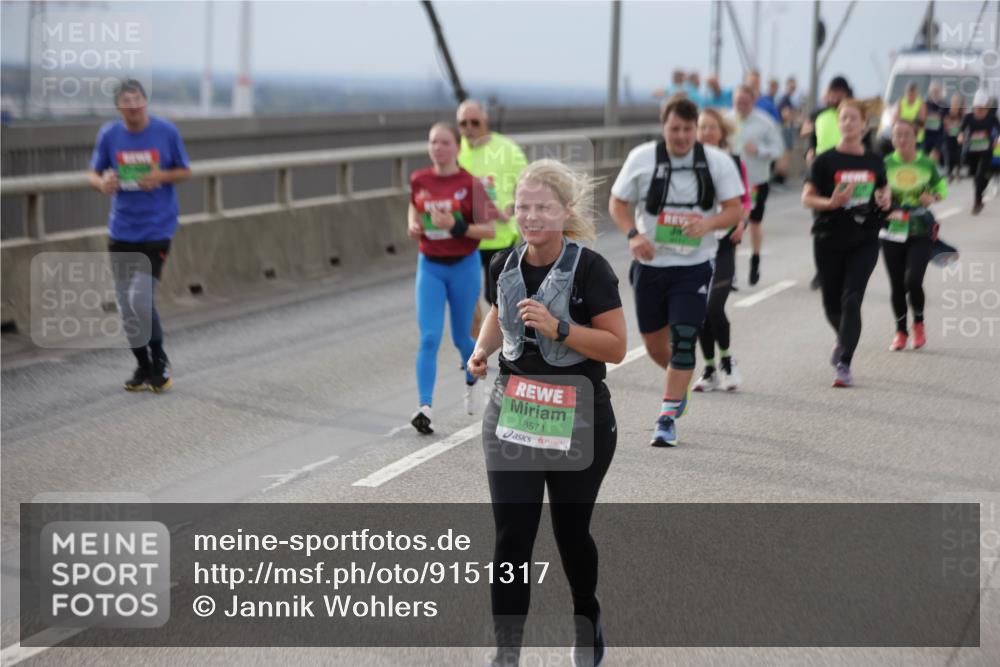 03.10.2025 - Köhlbrandbrückenlauf Jannik Wohlers http://msf.ph/oto/9151317 03.10.2025 15:58:04 Position 1 8571 meine-sportfotos.de