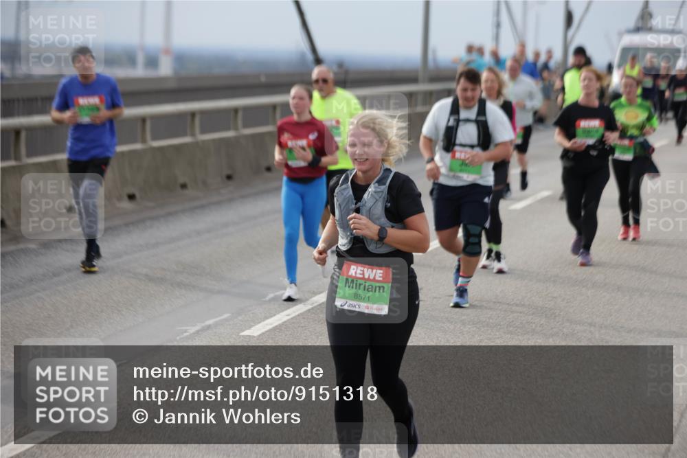 03.10.2025 - Köhlbrandbrückenlauf Jannik Wohlers http://msf.ph/oto/9151318 03.10.2025 15:58:04 Position 1 8571 meine-sportfotos.de