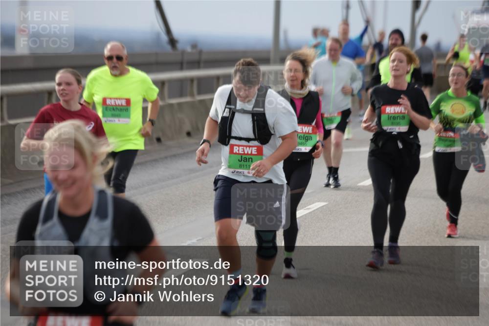 03.10.2025 - Köhlbrandbrückenlauf Jannik Wohlers http://msf.ph/oto/9151320 03.10.2025 15:58:05 Position 1 8135, 8455, 8111 meine-sportfotos.de