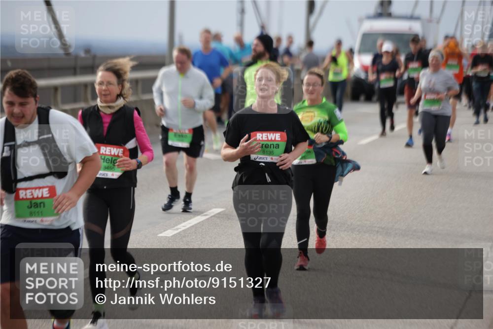 03.10.2025 - Köhlbrandbrückenlauf Jannik Wohlers http://msf.ph/oto/9151327 03.10.2025 15:58:06 Position 1 8711, 8455, 8135 meine-sportfotos.de