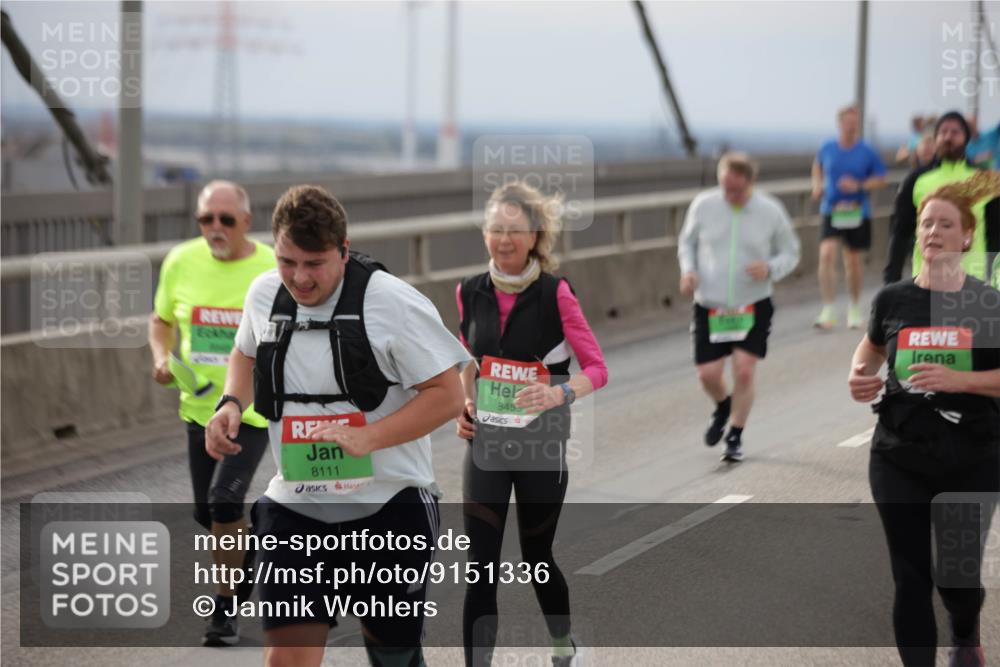 03.10.2025 - Köhlbrandbrückenlauf Jannik Wohlers http://msf.ph/oto/9151336 03.10.2025 15:58:07 Position 1 8111, 8455 meine-sportfotos.de