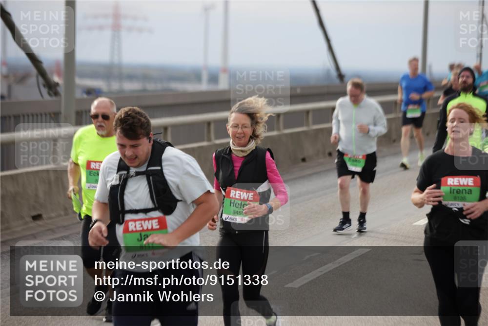 03.10.2025 - Köhlbrandbrückenlauf Jannik Wohlers http://msf.ph/oto/9151338 03.10.2025 15:58:08 Position 1 2111, 8455, 8136 meine-sportfotos.de