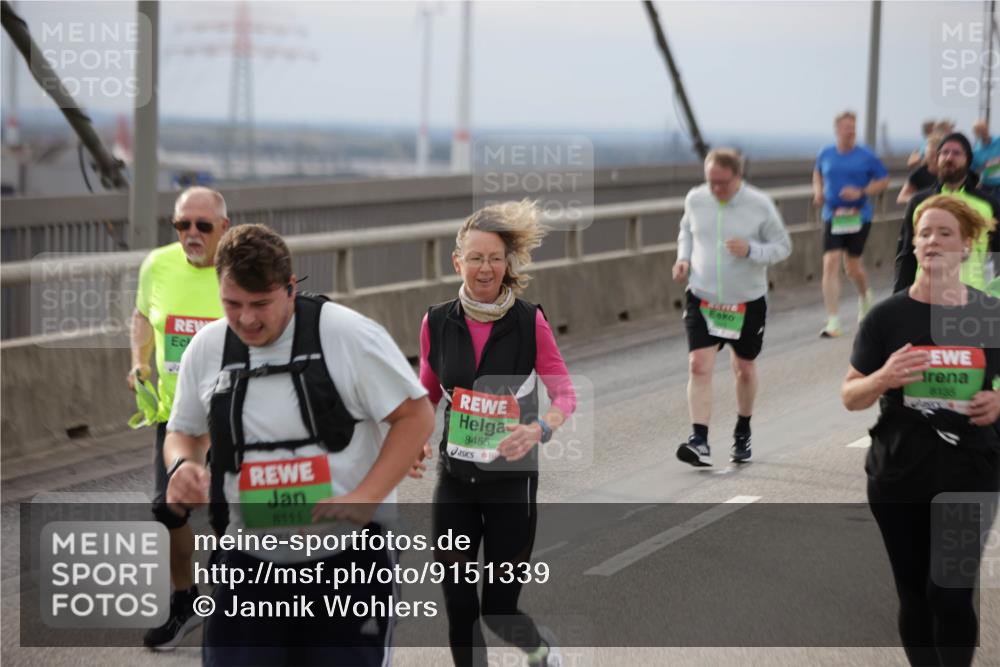 03.10.2025 - Köhlbrandbrückenlauf Jannik Wohlers http://msf.ph/oto/9151339 03.10.2025 15:58:08 Position 1 8111, 8455, 8135 meine-sportfotos.de