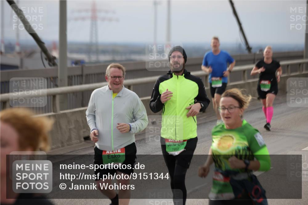 03.10.2025 - Köhlbrandbrückenlauf Jannik Wohlers http://msf.ph/oto/9151344 03.10.2025 15:58:10 Position 1 7948, 7952 meine-sportfotos.de