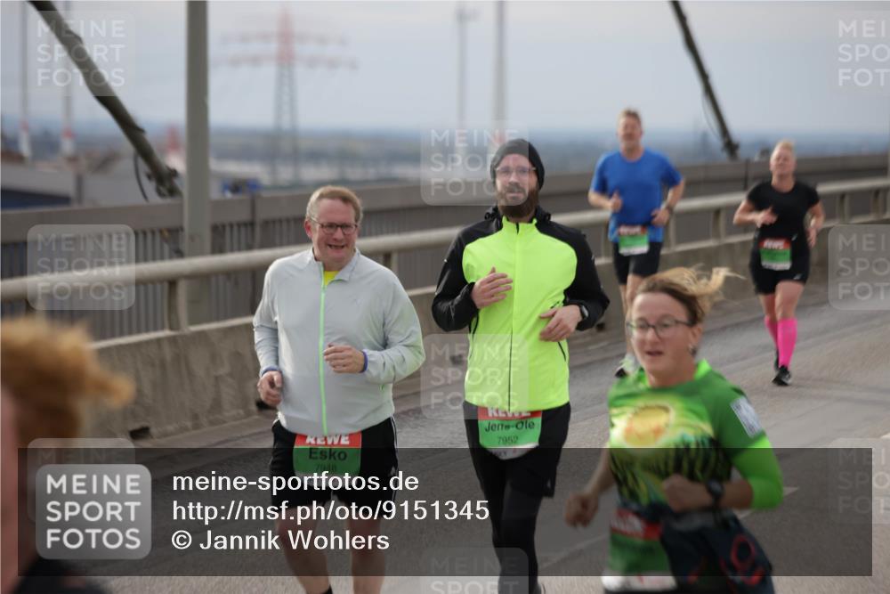 03.10.2025 - Köhlbrandbrückenlauf Jannik Wohlers http://msf.ph/oto/9151345 03.10.2025 15:58:10 Position 1 7948, 7952 meine-sportfotos.de