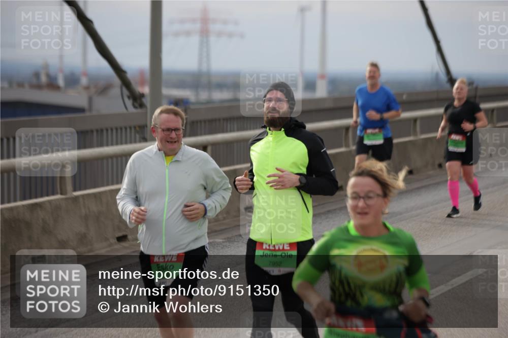 03.10.2025 - Köhlbrandbrückenlauf Jannik Wohlers http://msf.ph/oto/9151350 03.10.2025 15:58:11 Position 1 7952 meine-sportfotos.de