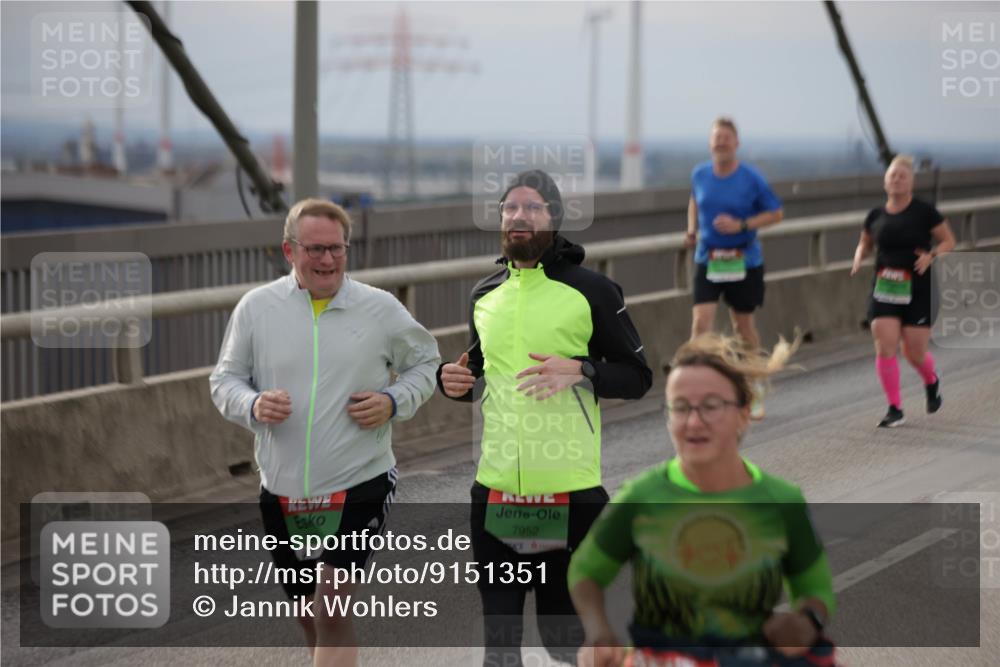 03.10.2025 - Köhlbrandbrückenlauf Jannik Wohlers http://msf.ph/oto/9151351 03.10.2025 15:58:11 Position 1 7952 meine-sportfotos.de