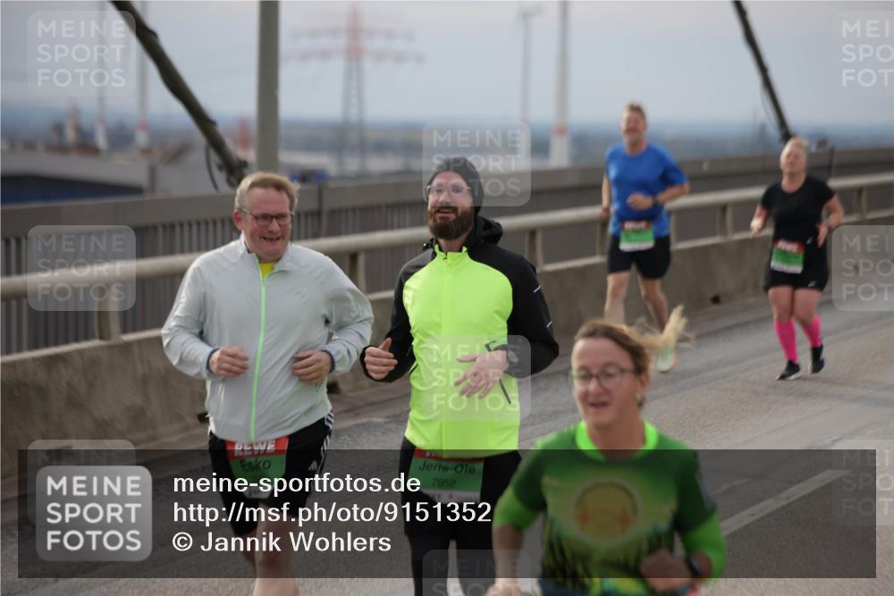 03.10.2025 - Köhlbrandbrückenlauf Jannik Wohlers http://msf.ph/oto/9151352 03.10.2025 15:58:11 Position 1 7952 meine-sportfotos.de