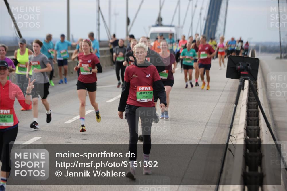 03.10.2025 - Köhlbrandbrückenlauf Jannik Wohlers http://msf.ph/oto/9151392 03.10.2025 15:58:17 Position 1 7665, 8894 meine-sportfotos.de