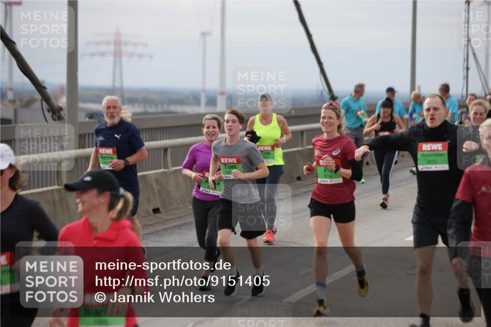 03.10.2025 - Köhlbrandbrückenlauf Jannik Wohlers http://msf.ph/oto/9151405 03.10.2025 15:58:19 Position 1 95, 8754, 8752 meine-sportfotos.de