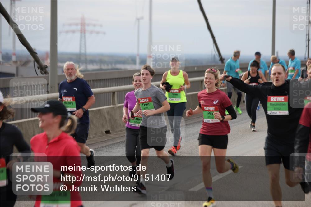 03.10.2025 - Köhlbrandbrückenlauf Jannik Wohlers http://msf.ph/oto/9151407 03.10.2025 15:58:19 Position 1 9541, 9519, 8223, 9540, 8754, 8752 meine-sportfotos.de