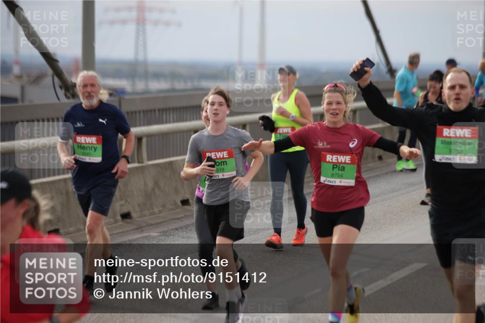 03.10.2025 - Köhlbrandbrückenlauf Jannik Wohlers http://msf.ph/oto/9151412 03.10.2025 15:58:19 Position 1 9541, 519, 8754, 8752 meine-sportfotos.de