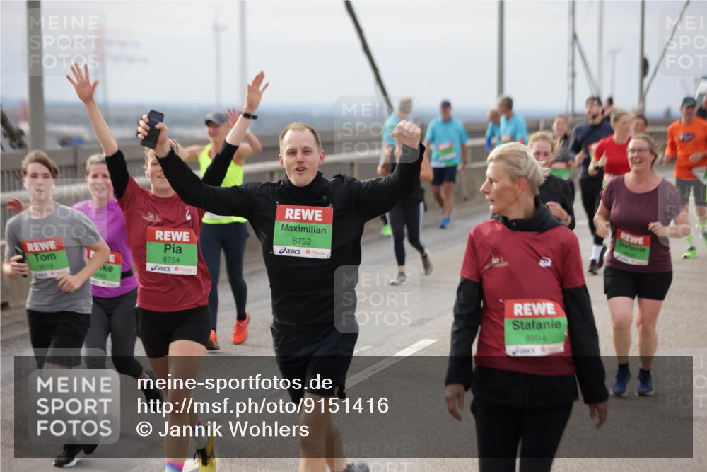 03.10.2025 - Köhlbrandbrückenlauf Jannik Wohlers http://msf.ph/oto/9151416 03.10.2025 15:58:20 Position 1 9519, 8540, 8754, 8752, 8894 meine-sportfotos.de