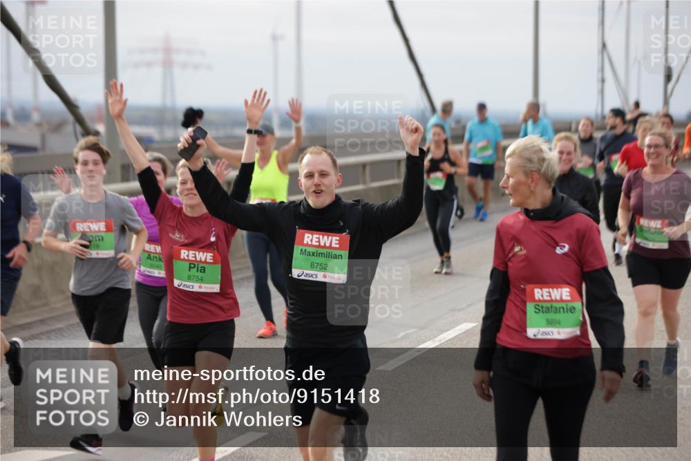 03.10.2025 - Köhlbrandbrückenlauf Jannik Wohlers http://msf.ph/oto/9151418 03.10.2025 15:58:20 Position 1 19, 9640, 8754, 8752, 8894 meine-sportfotos.de