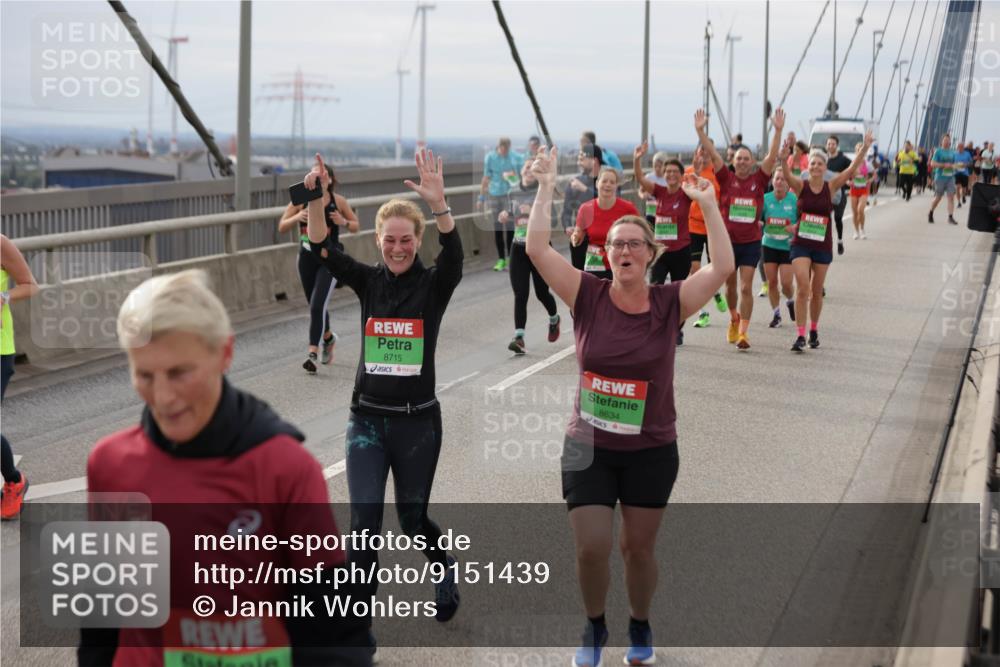 03.10.2025 - Köhlbrandbrückenlauf Jannik Wohlers http://msf.ph/oto/9151439 03.10.2025 15:58:23 Position 1 8715, 8634 meine-sportfotos.de