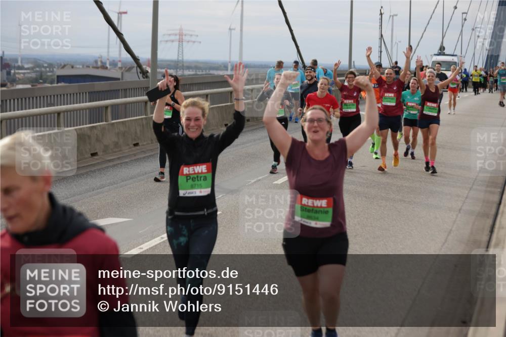 03.10.2025 - Köhlbrandbrückenlauf Jannik Wohlers http://msf.ph/oto/9151446 03.10.2025 15:58:23 Position 1 8715 meine-sportfotos.de