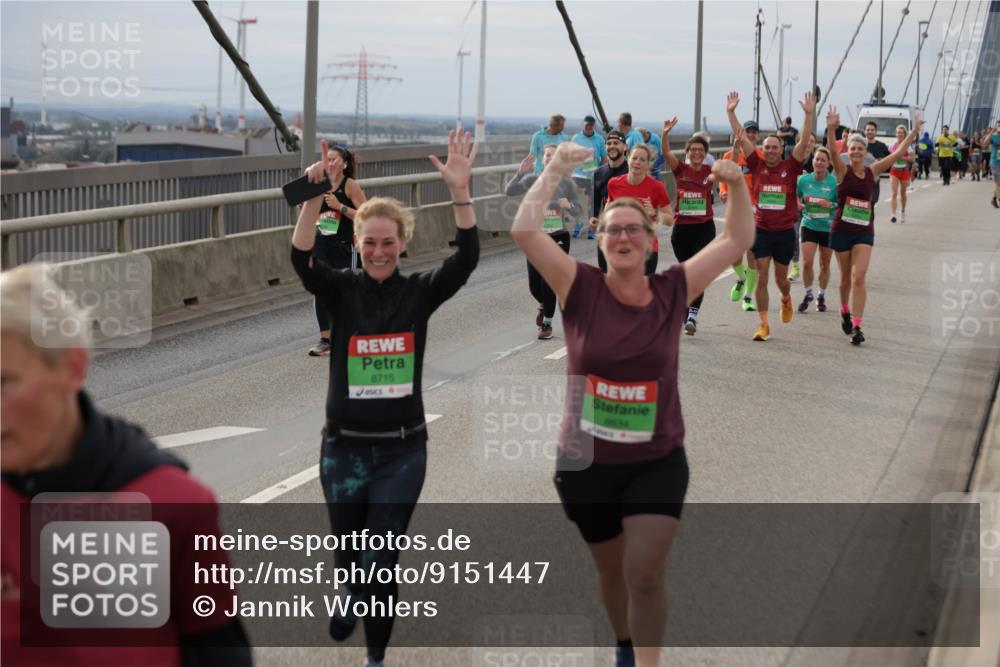 03.10.2025 - Köhlbrandbrückenlauf Jannik Wohlers http://msf.ph/oto/9151447 03.10.2025 15:58:23 Position 1 8715, 8634 meine-sportfotos.de