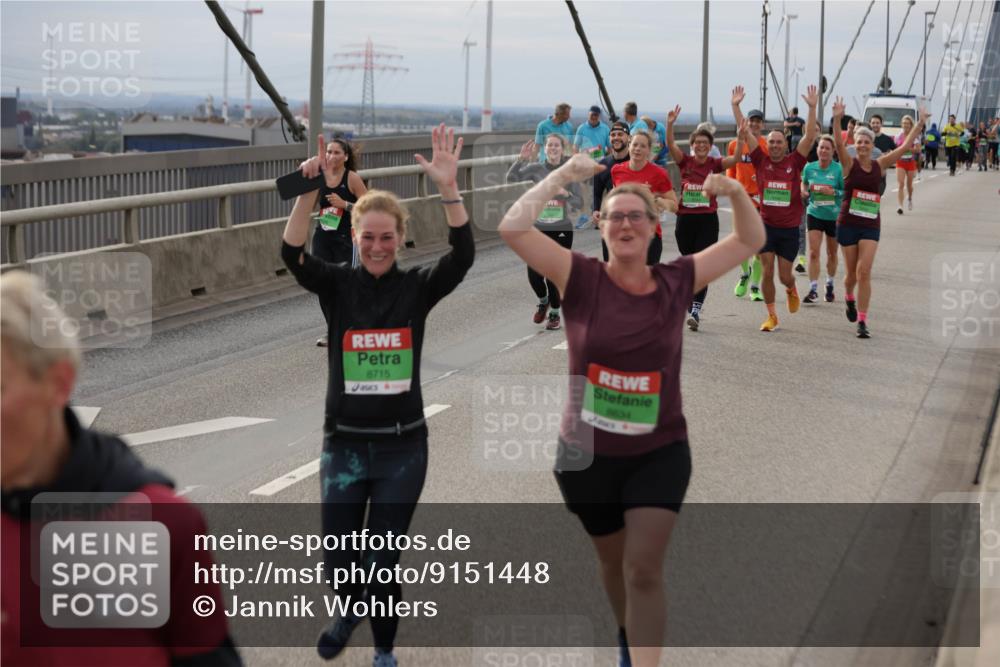 03.10.2025 - Köhlbrandbrückenlauf Jannik Wohlers http://msf.ph/oto/9151448 03.10.2025 15:58:23 Position 1 8715, 8634 meine-sportfotos.de