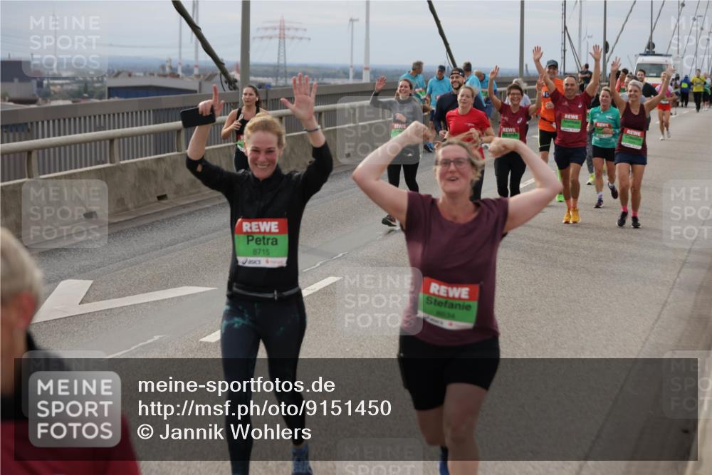 03.10.2025 - Köhlbrandbrückenlauf Jannik Wohlers http://msf.ph/oto/9151450 03.10.2025 15:58:23 Position 1 8715, 8634 meine-sportfotos.de