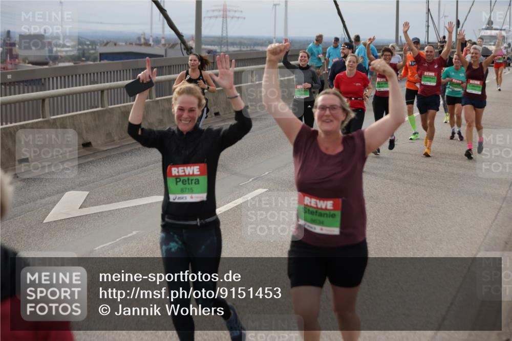 03.10.2025 - Köhlbrandbrückenlauf Jannik Wohlers http://msf.ph/oto/9151453 03.10.2025 15:58:24 Position 1 8715, 8634 meine-sportfotos.de