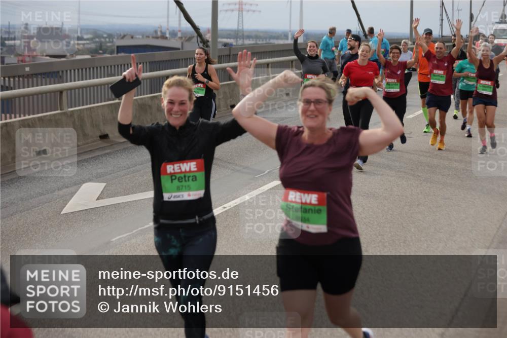 03.10.2025 - Köhlbrandbrückenlauf Jannik Wohlers http://msf.ph/oto/9151456 03.10.2025 15:58:24 Position 1 8715, 8634 meine-sportfotos.de