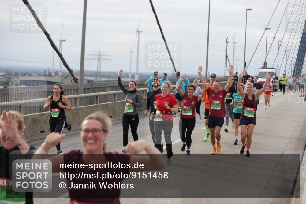 03.10.2025 - Köhlbrandbrückenlauf Jannik Wohlers http://msf.ph/oto/9151458 03.10.2025 15:58:24 Position 1 8715, 8344, 8446 meine-sportfotos.de